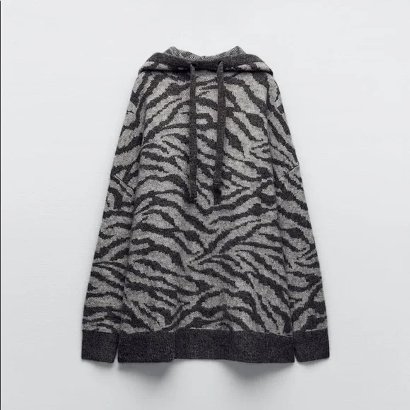 Zara Set - Animal Jacquard Wool and Alpaca Blend Sweatshirt & Pants - Picture 13 of 16